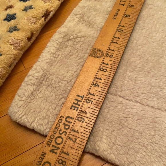 Set of Two Cushioned Pet Liners - Picture 2 of 7